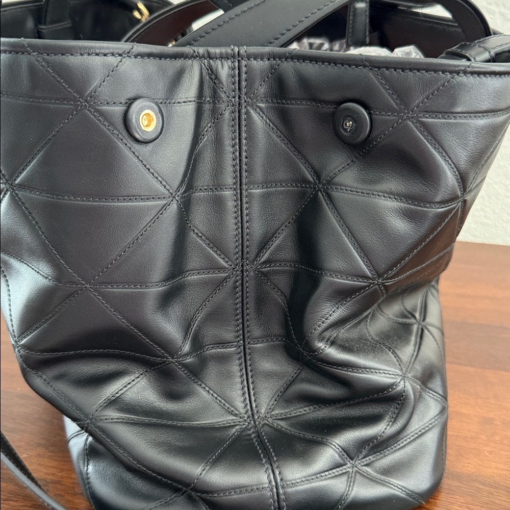 PRADA Large Quilted Tote Black Leather Bag - Picture 17 of 17